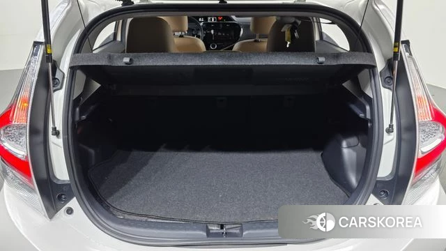 Toyota Prius C id 4759945 из Кореи 11