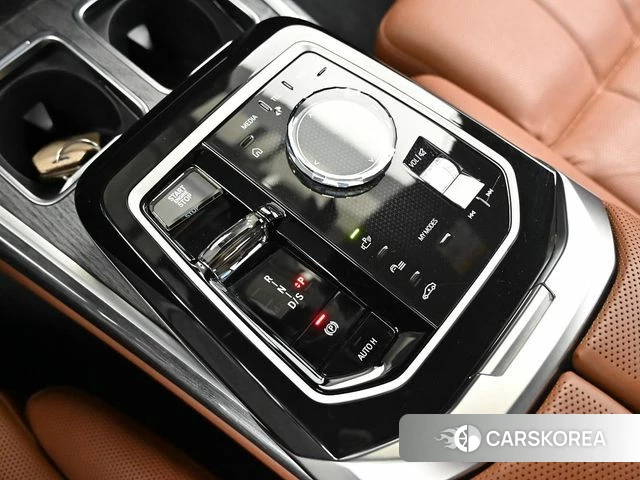 BMW 7 Series (G70) id 4640346 из Кореи 11