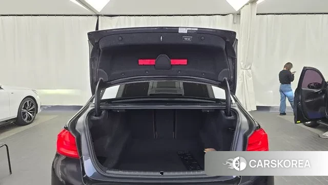 BMW 5 Series (G30) id 3587766 из Кореи 11