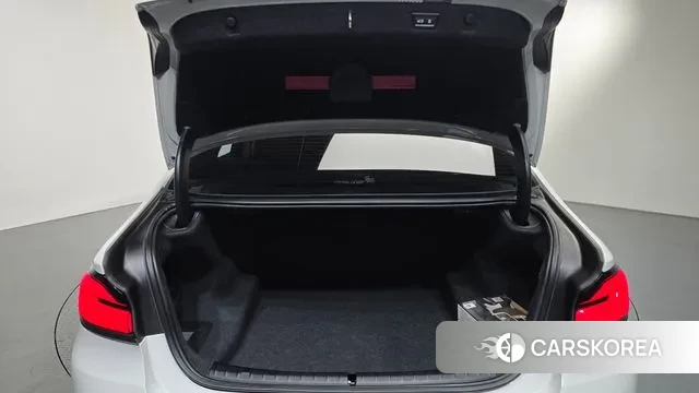 BMW 5 Series (G30) id 3384709 из Кореи 11