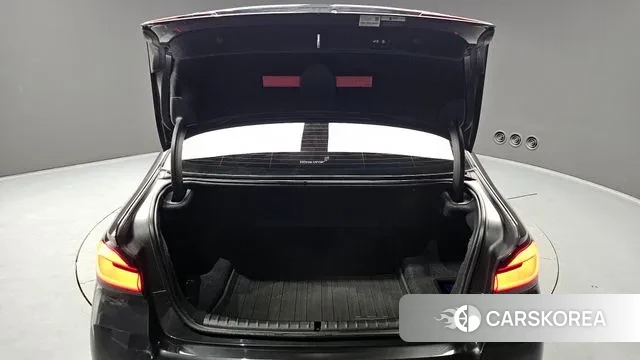 BMW 5 Series (G30) id 3702655 из Кореи 11