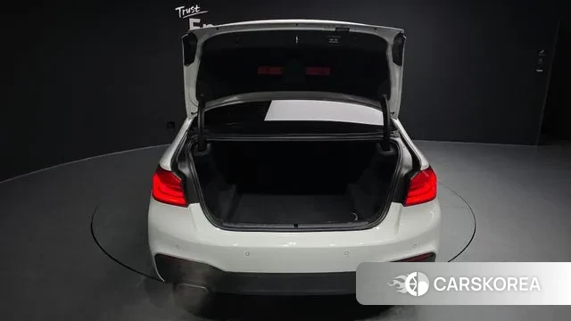 BMW 5 Series (G30) id 3687433 из Кореи 11