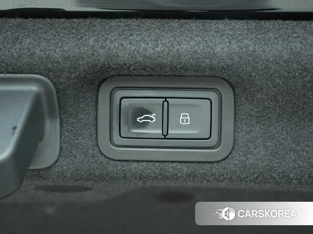 Audi A7L id 4328829 из Китая 11