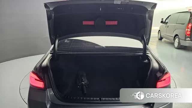 BMW 5 Series (G30) id 2889440 из Кореи 11