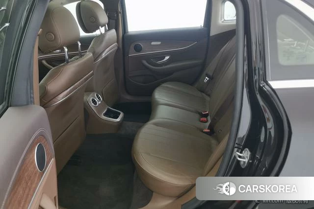 Mercedes-Benz E-class id 4334707 из Китая 11