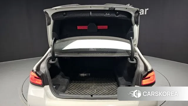 BMW 5 Series (G30) id 3477938 из Кореи 11