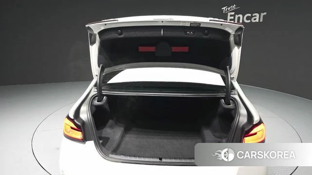 BMW 5 Series (G30) id 3883945 из Кореи 11