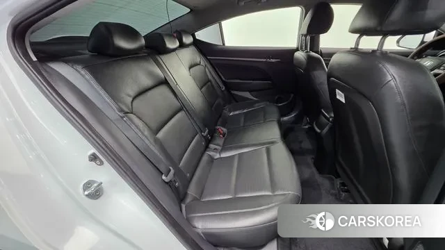 Hyundai Avante AD id 3789596 из Кореи 11