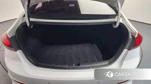 Hyundai Avante AD id 3661908 из Кореи 11