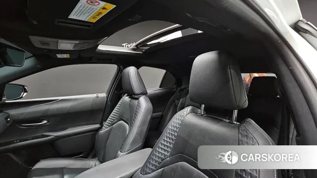 Lexus UX250h id 2976671 из Кореи 11