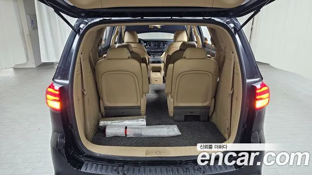 Kia The New Carnival id 2370143 из Кореи 11