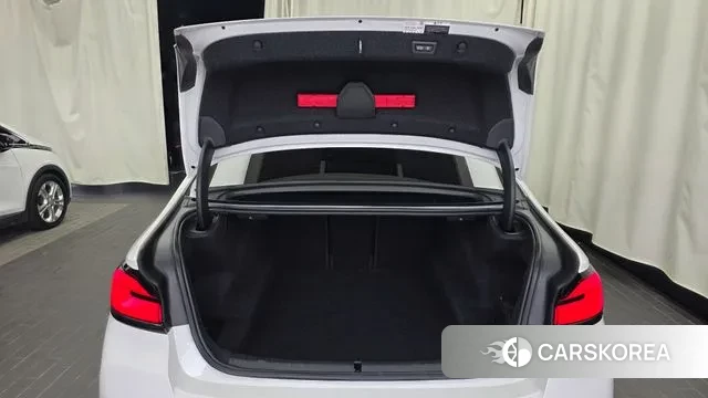 BMW 5 Series (G30) id 3160885 из Кореи 11