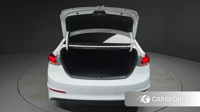 Hyundai Avante AD id 3861840 из Кореи 11