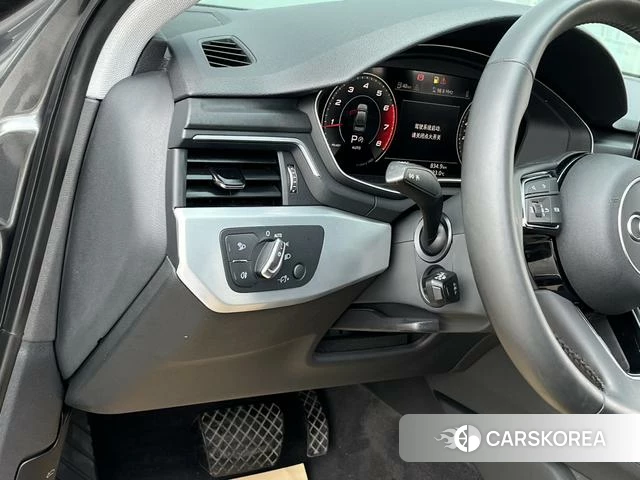 Audi A4L id 4359027 из Китая 11