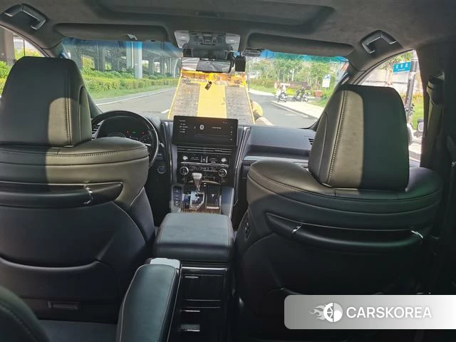 Lexus LM id 4290860 из Китая 11
