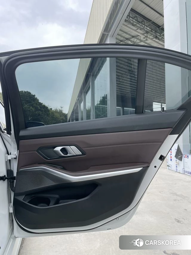 BMW 3 series id 4348418 из Китая 11