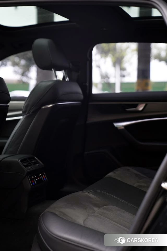 Audi A6L id 4265936 из Китая 11