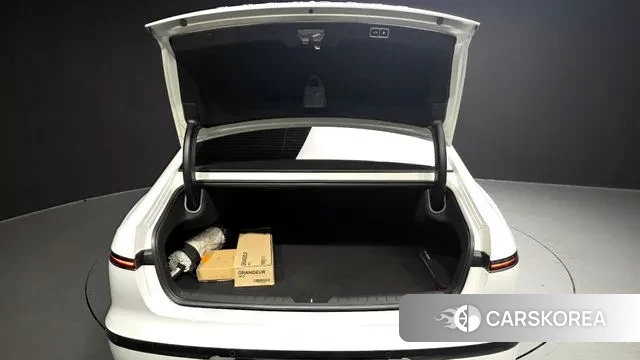 Hyundai Grandeur (GN7) id 3758650 из Кореи 11