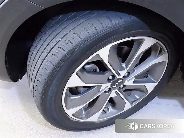 Kia Stonic id 3008810 из Кореи 11