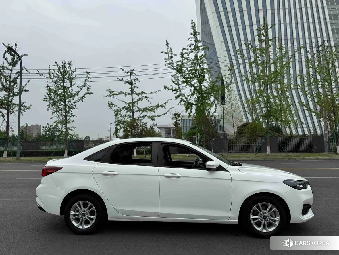 Ford Forrest id 4440450 из Китая 11
