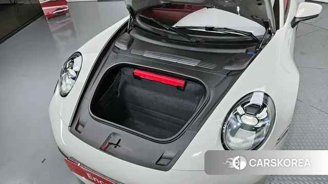 Porsche 911(992) id 3660557 из Кореи 11