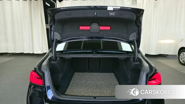 BMW 5 Series (G30) id 3044582 из Кореи 11