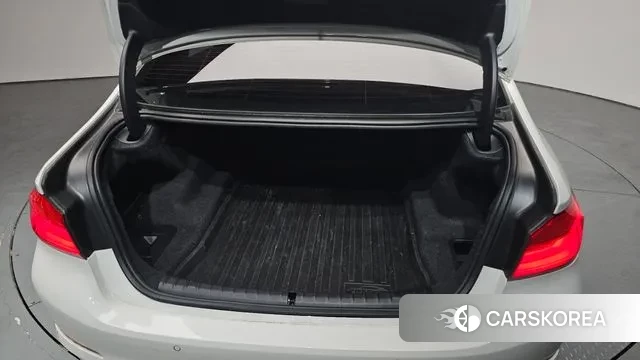 BMW 5 Series (G30) id 3760760 из Кореи 11