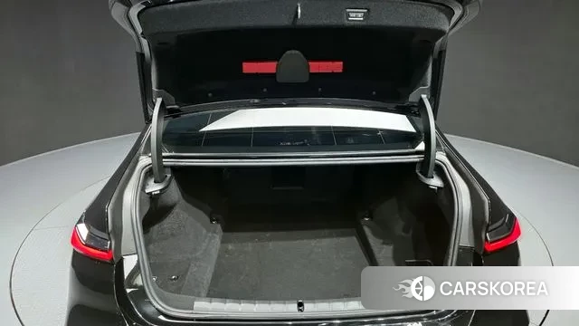 BMW 7 Series (G70) id 3467228 из Кореи 11