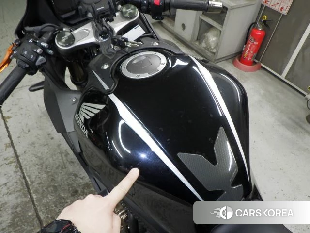 Проданный Honda CBR650R id 3995127 из Японии, фото 11