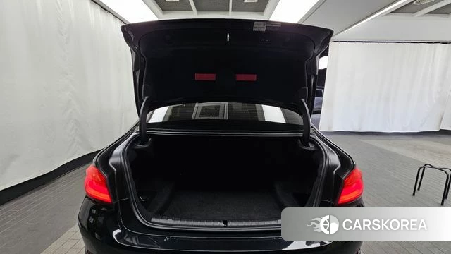 BMW 5 Series (G30) id 3813841 из Кореи 11