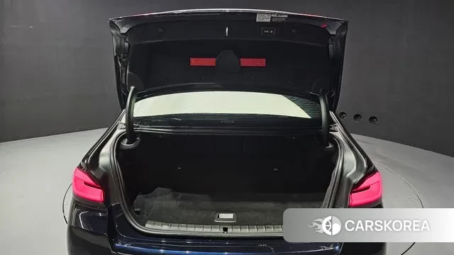 BMW 5 Series (G30) id 2915703 из Кореи 11