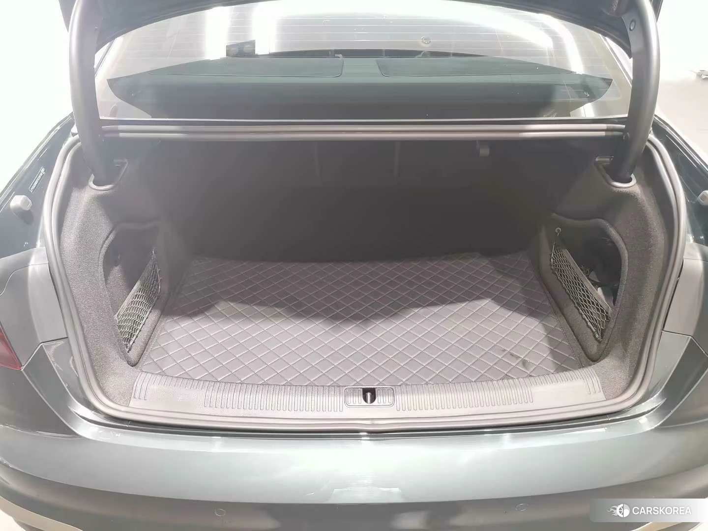 Audi A4L id 4455702 из Китая 11