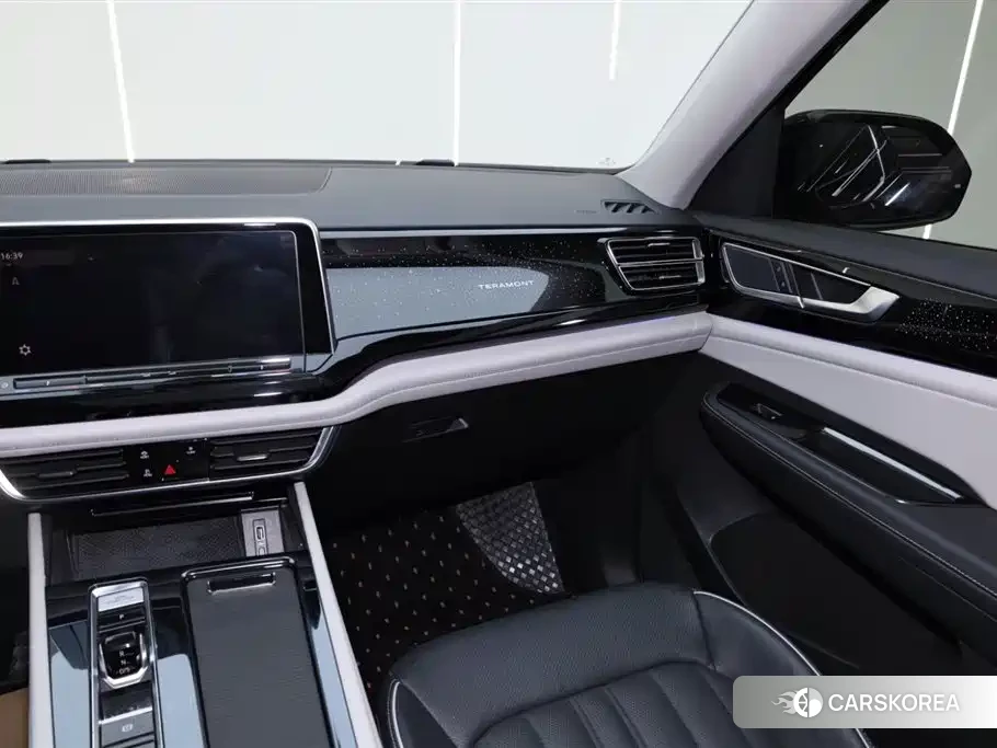 Volkswagen Touareg id 4599557 из Китая 11