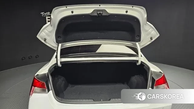 Hyundai Avante Hybrid (CN7) id 3581375 из Кореи 11