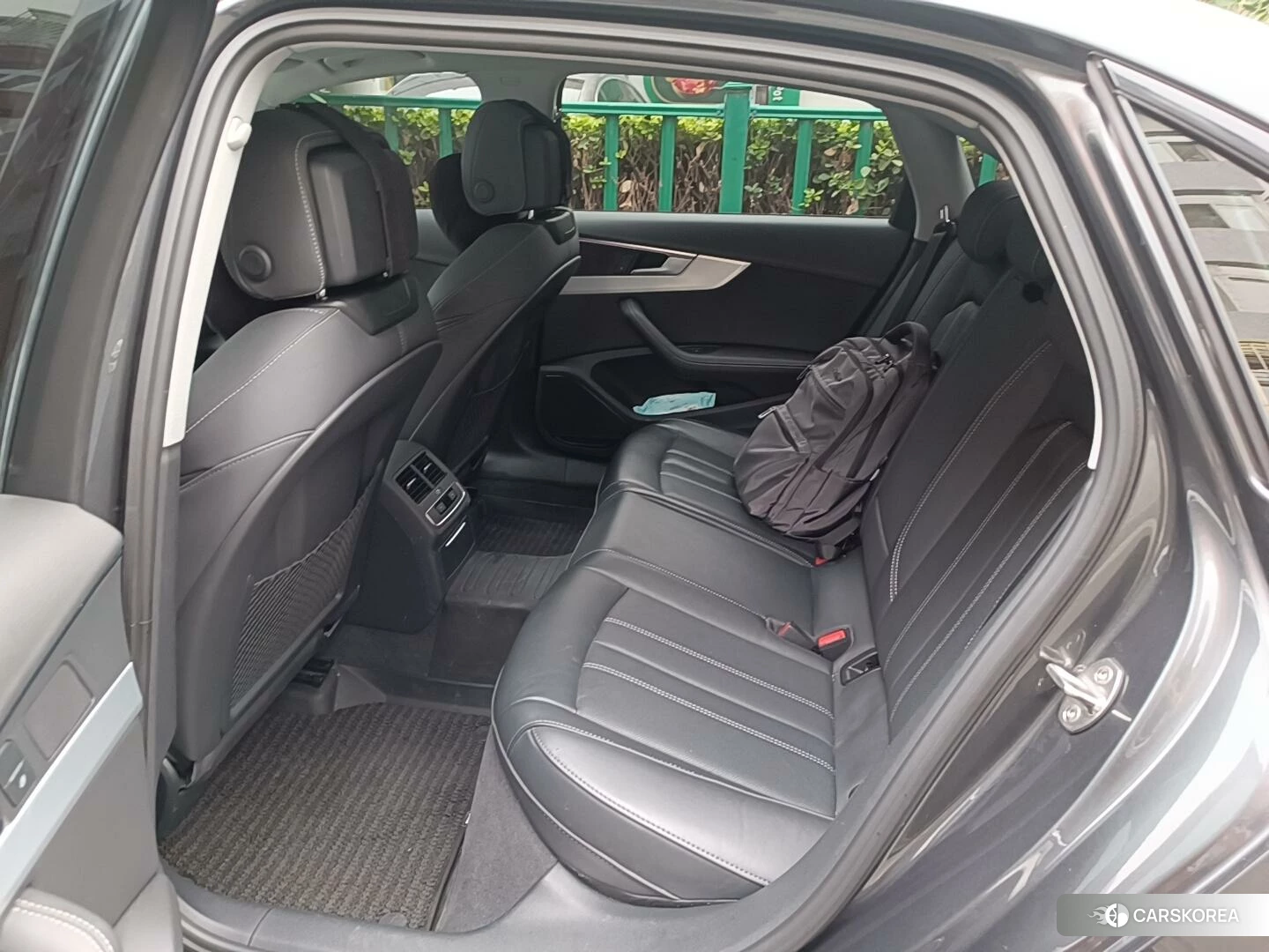 Audi A4L id 4473782 из Китая 11