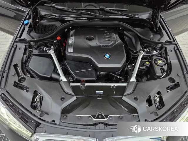 BMW 5 Series (G30) id 3022383 из Кореи 11