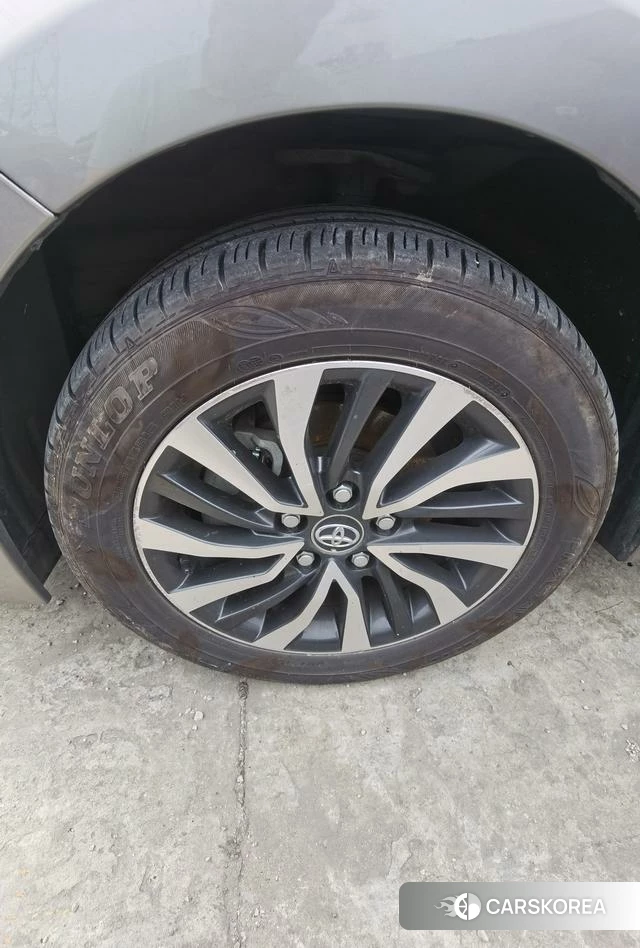 Toyota Corolla id 4242388 из Китая 11