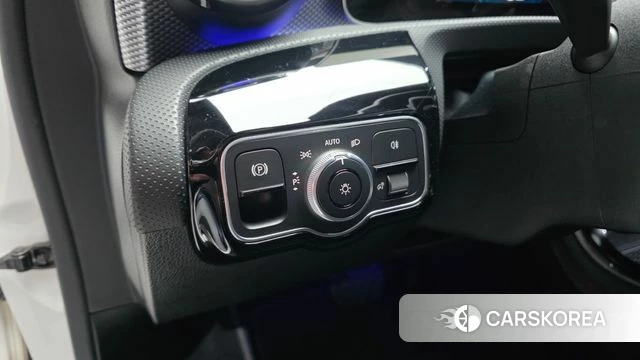 Mercedes-Benz A-Class W177 id 4530042 из Кореи 11