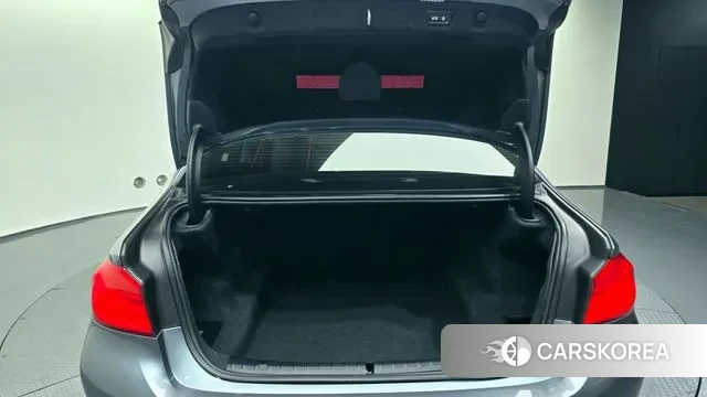 BMW 5 Series (G30) id 3330525 из Кореи 11