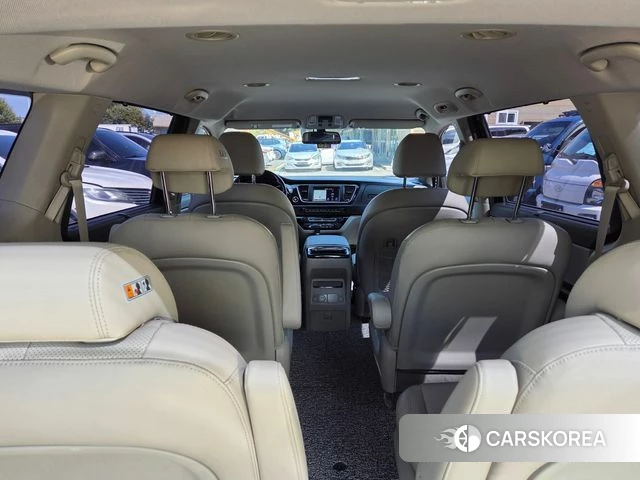 Kia The New Carnival id 4733021 из Кореи 11