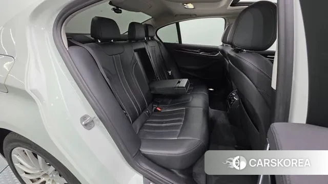 BMW 5 Series (G30) id 3422834 из Кореи 11