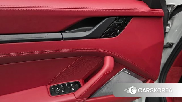 Porsche 911(992) id 4792425 из Кореи 11