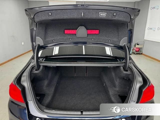 BMW 5 Series (G30) id 4907819 из Кореи 11