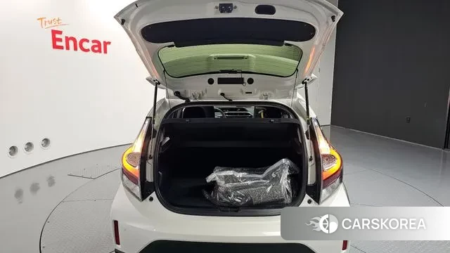 Toyota Prius C id 3374206 из Кореи 11