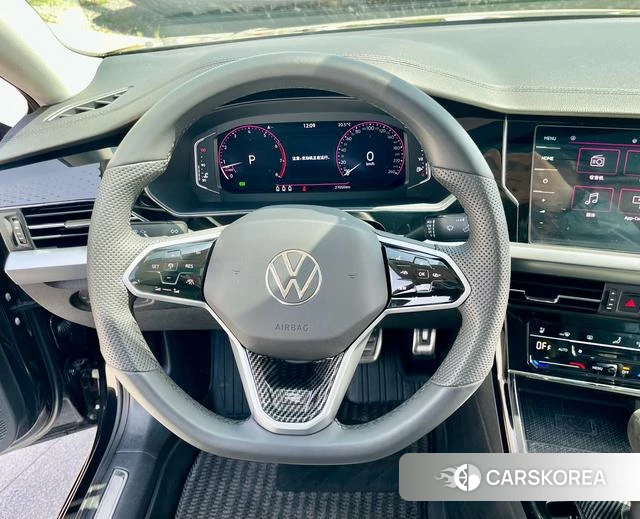 Volkswagen Passat id 4263831 из Китая 11