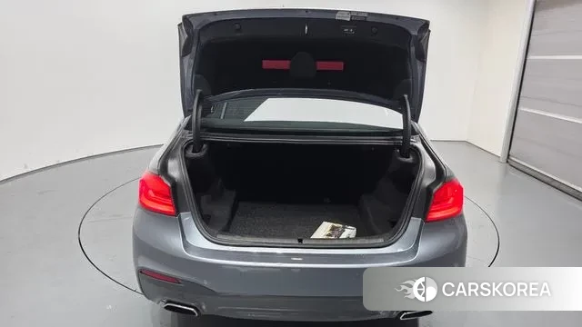 BMW 5 Series (G30) id 3445117 из Кореи 11