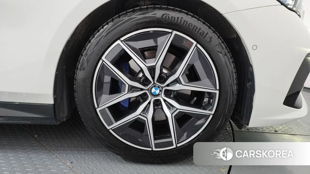 BMW 5 Series (G60) id 4360016 из Кореи 11