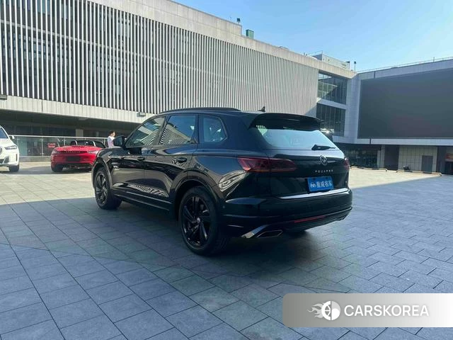 Volkswagen Touareg id 4213918 из Китая 11