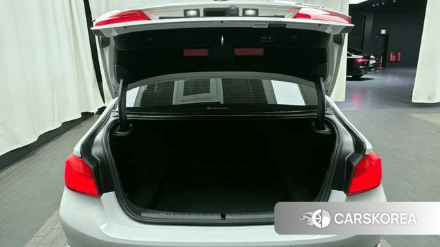 BMW 5 Series (G30) id 3899396 из Кореи 11