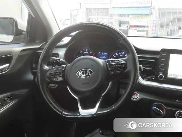 Kia Stonic id 3544081 из Кореи 11